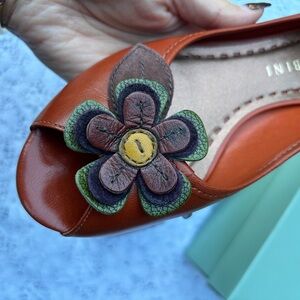 Never worn, Gianni Bini flats